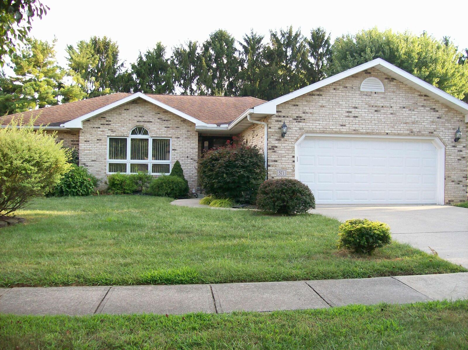 Property Photo: 371 Lawnwood Drive OH 43113