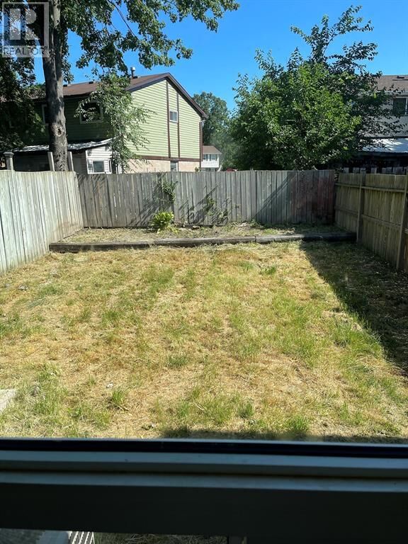Property Photo:  190 Bedford Crescent  ON N7S 4B5 