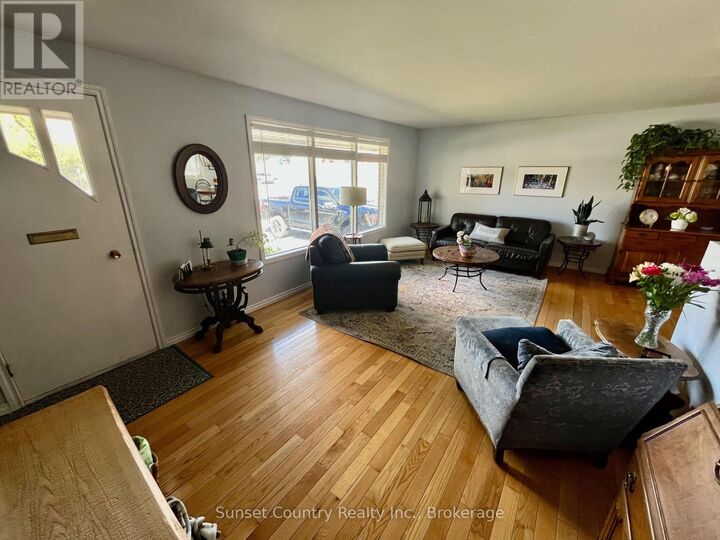 Property Photo:  178 Parkdale Road  ON P8N 1S5 