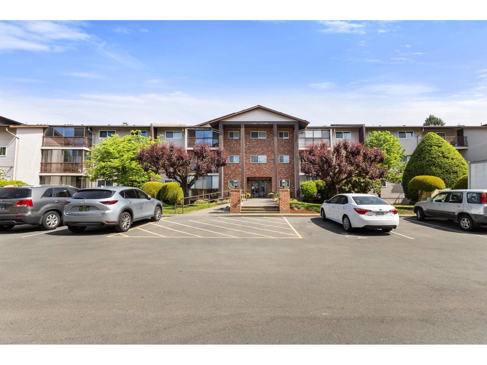 Property Photo:  32910 Amicus Place 102  BC V2S 6G9 