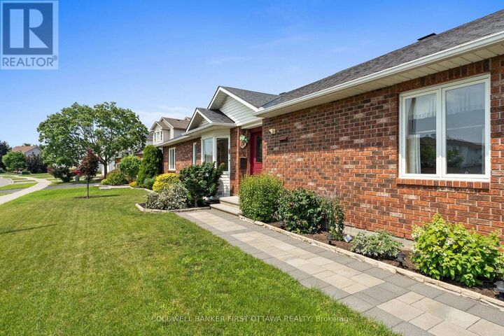 Property Photo:  1170 Ambercrest Street  ON K1J 1B2 