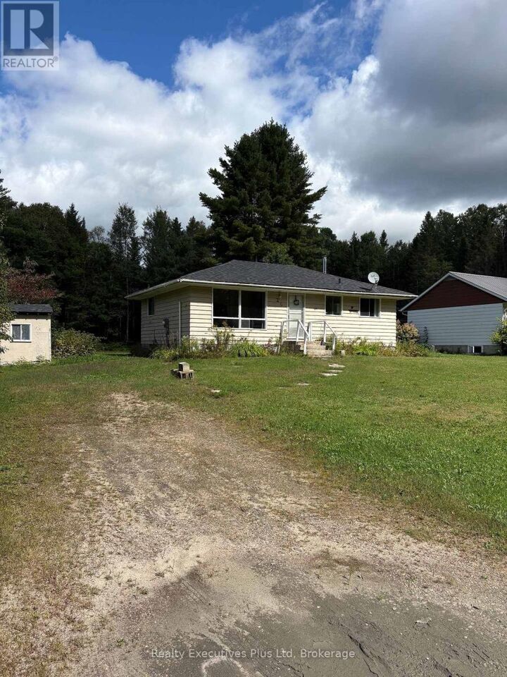 Property Photo:  26 High Street West  ON P0A 1Z0 