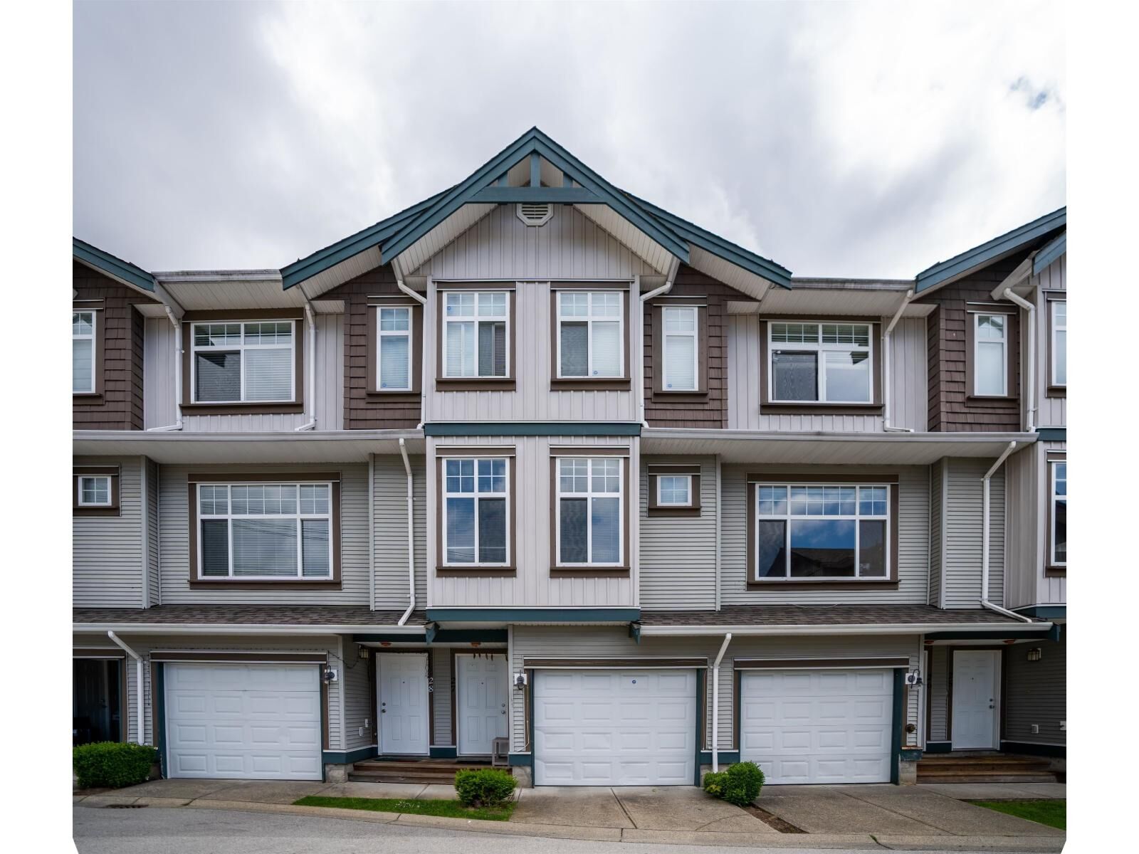 Property Photo:  12585 72 Avenue 27  BC V3W 1R9 