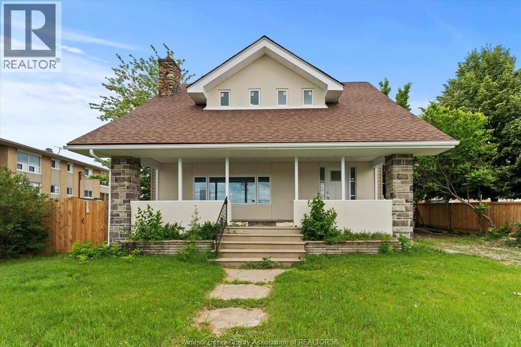 Property Photo:  305 Erie  ON N8H 3C7 