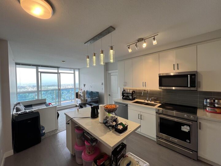 Property Photo:  11967 80 Avenue 3305  BC V4C 0E2 