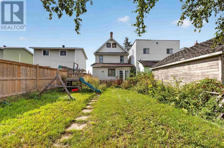 Property Photo:  678 Albert St  ON P6A 1C6 