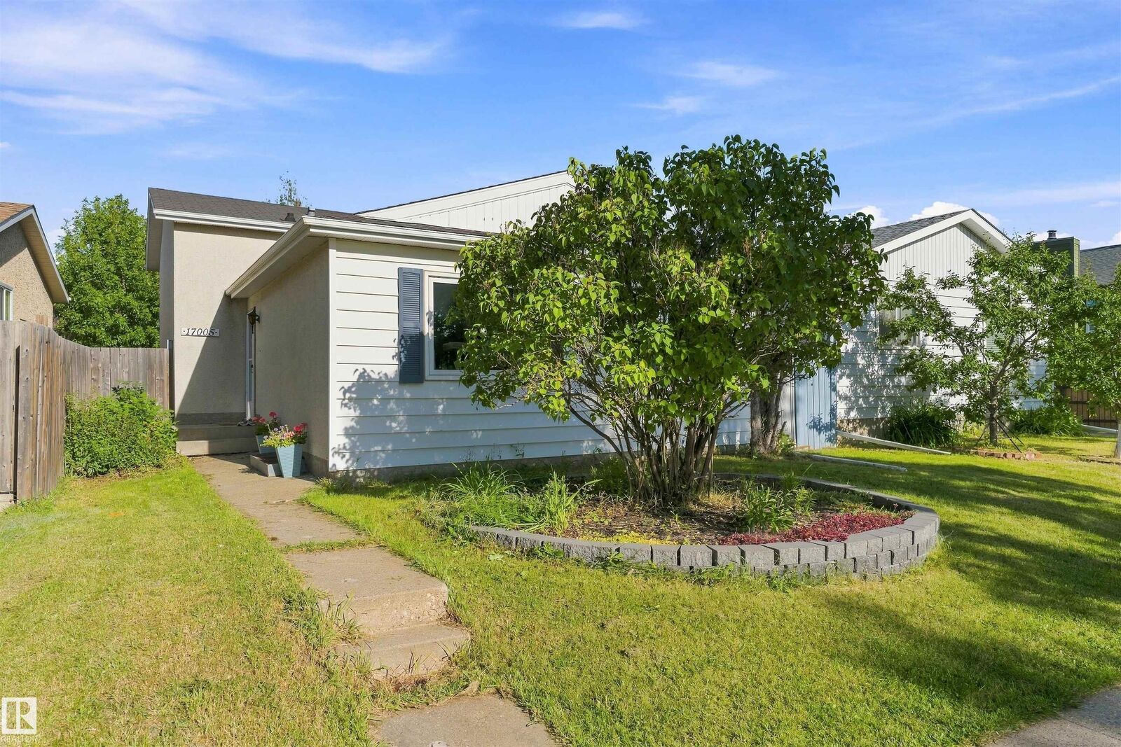 Property Photo:  17005 95 Street NW  AB T5Z 2A7 