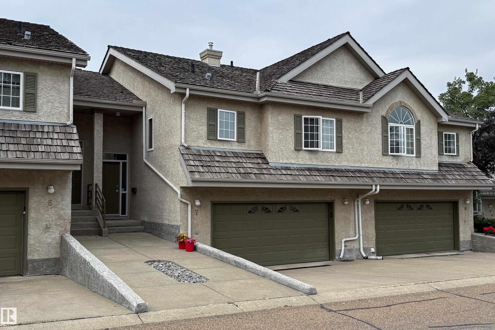 Property Photo:  1283 Carter Crest Road NW  AB T6R 2N5 