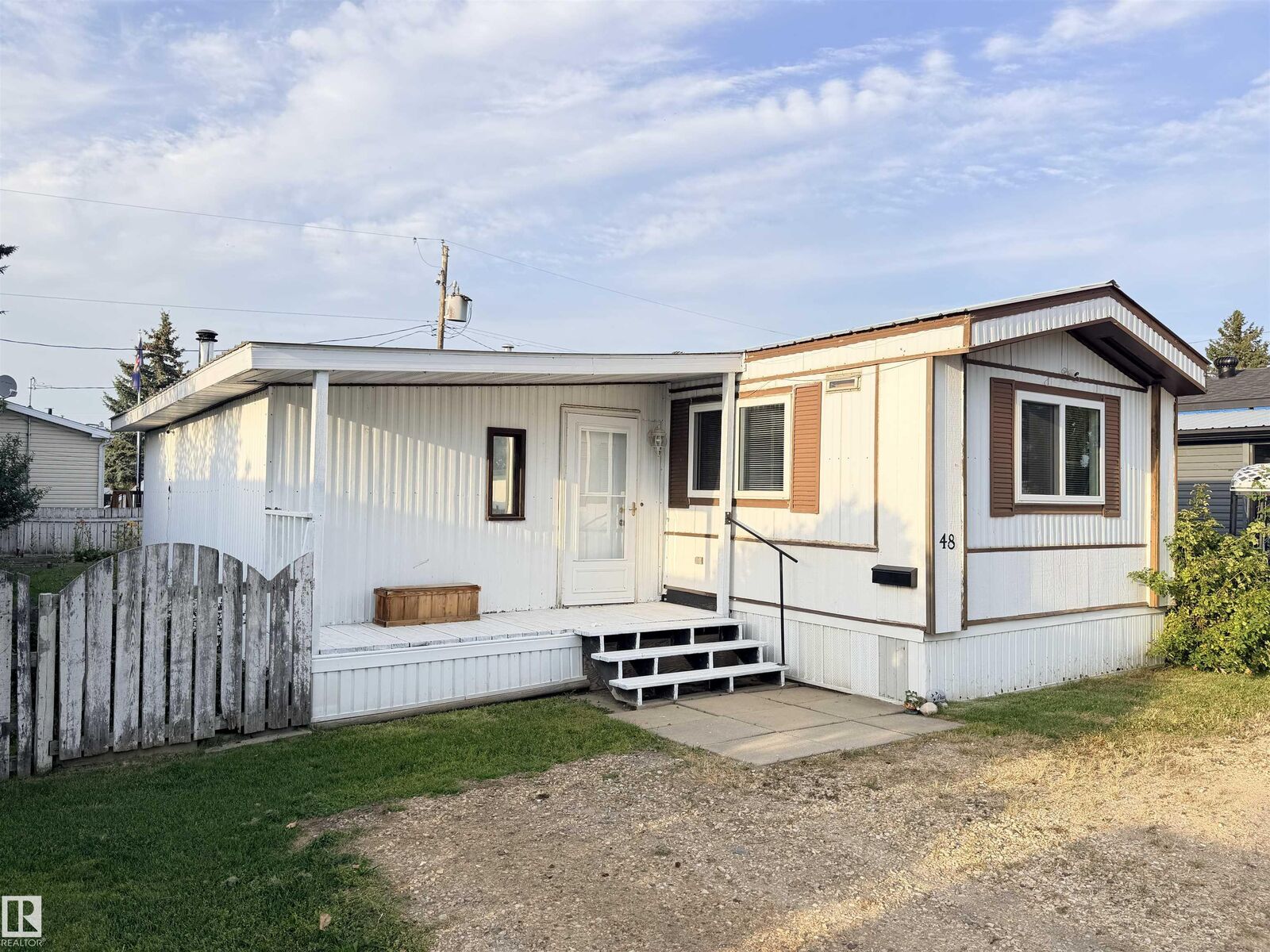 Property Photo:  9501 104 Avenue 48  AB T7P 1M7 