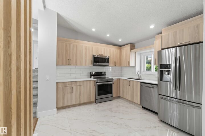 Property Photo:  43 Ventnor Place  AB T8A 4W8 