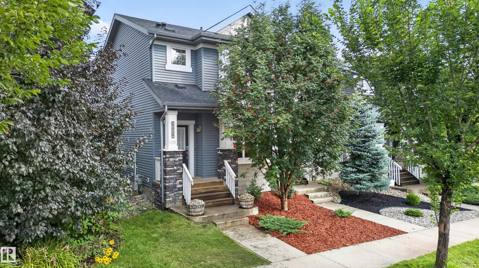 Property Photo: 9082 Rosenthal Link Link NW AB T5T 7A6