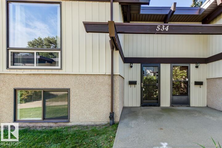 Property Photo:  534 Lee Ridge Road NW  AB T6K 2K3 