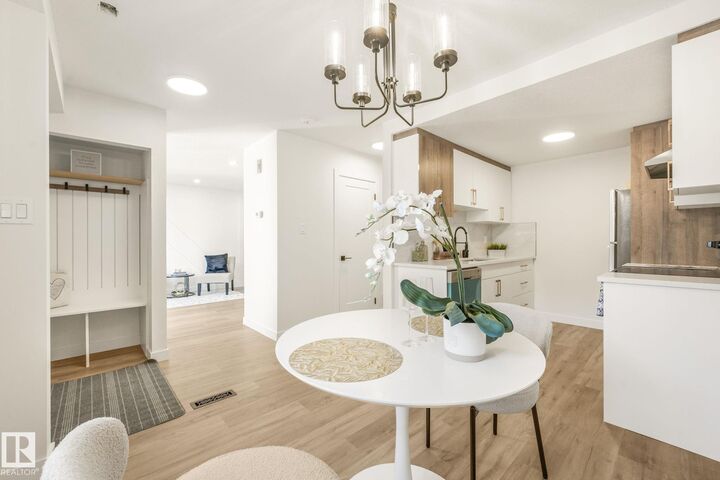 Property Photo:  199B Homestead Crescent NW  AB T5A 2Y2 