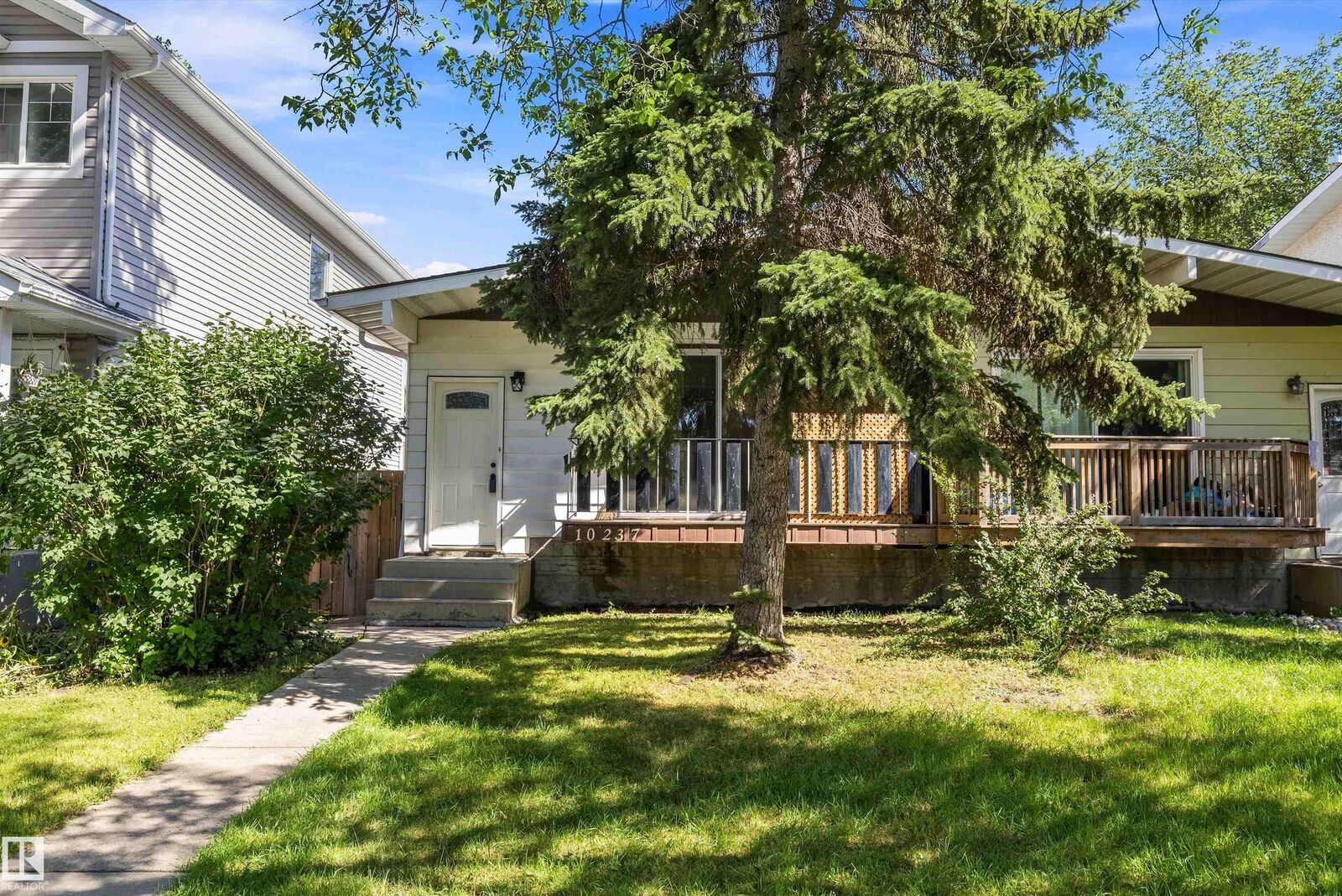 Property Photo:  10237 151 Street NW  AB T5P 1T6 