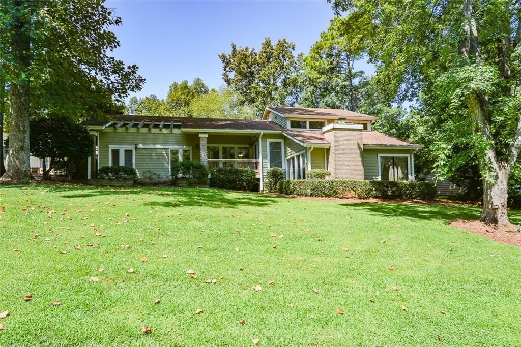 Property Photo: 6838 Springwood Drive GA 30135