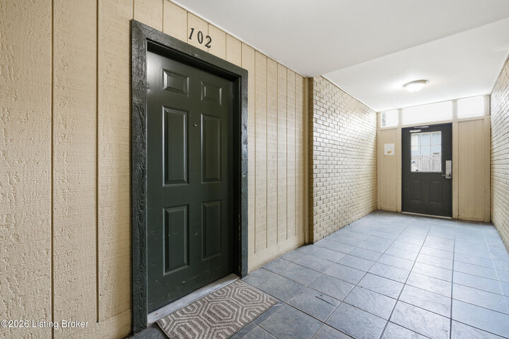 Property Photo: 4308 Wisteria Landing Cir 102 KY 40218