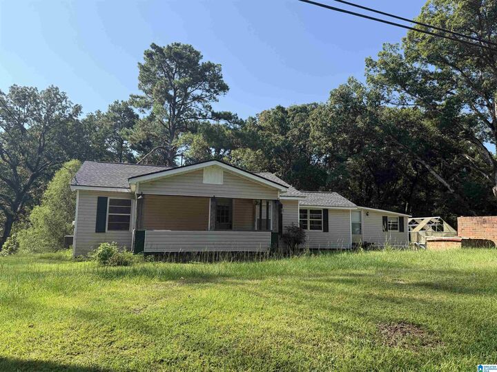 Property Photo: 676 Bishop Ridge AL 35184