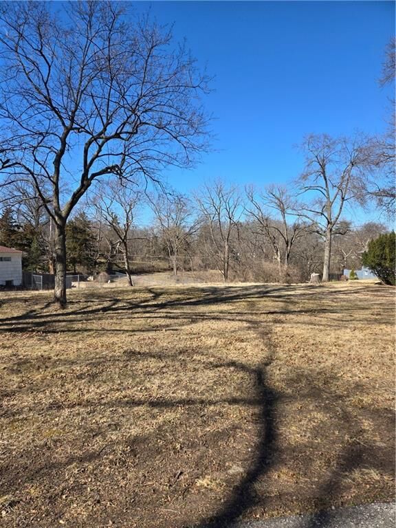 Property Photo: 1412 E 108th Terrace MO 64131