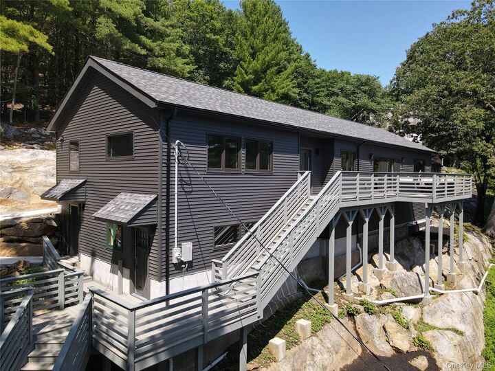 Property Photo:  87 Blueberry Hill  NY 10925 
