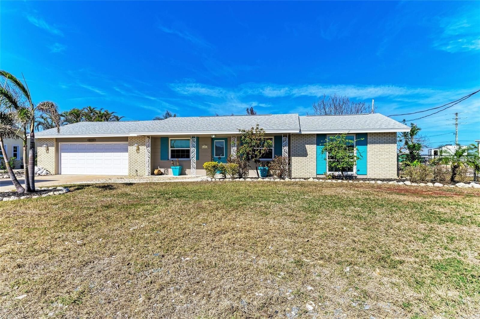 Property Photo:  609 Foxworth Lane  FL 34217 