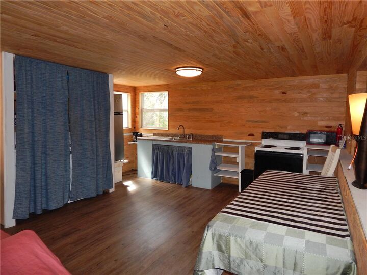 Property Photo:  1252 NW 78th Avenue  FL 32619 