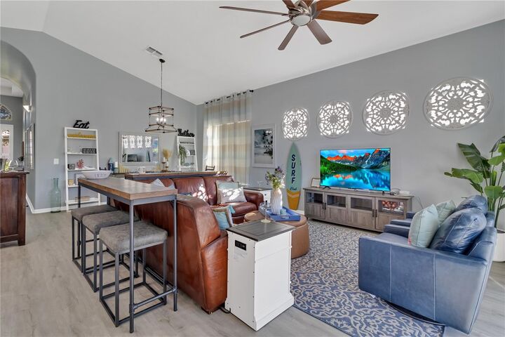 Property Photo: 926 Tuscan Hills Blvd FL 33897