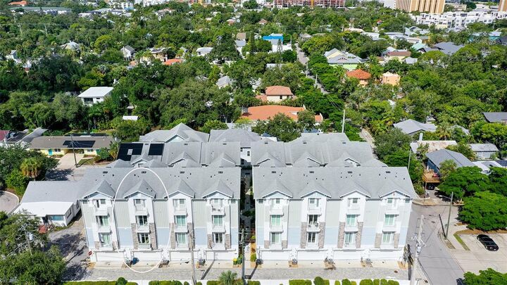 Property Photo: 516 Laurel Park Drive FL 34236