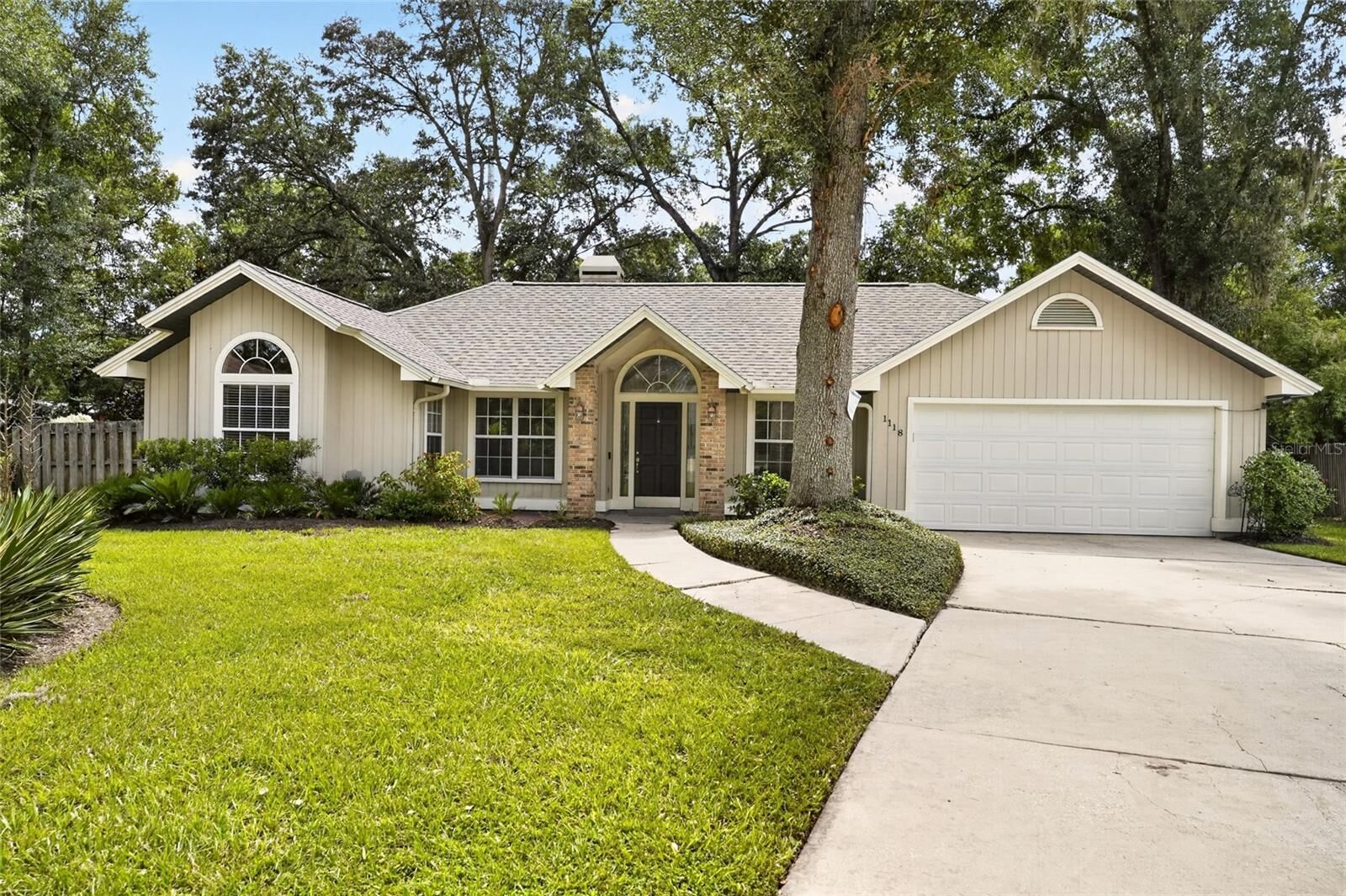 Property Photo:  1118 SW 82nd Terrace  FL 32607 