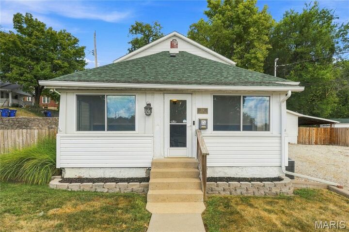 Property Photo: 331 Central Avenue MO 63028