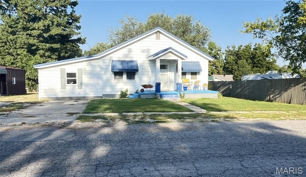 Property Photo: 711 Allie Street MO 63825