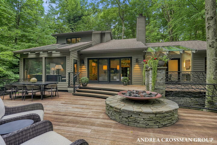 Property Photo:  1223-1225 Ash Drive  MI 49090 