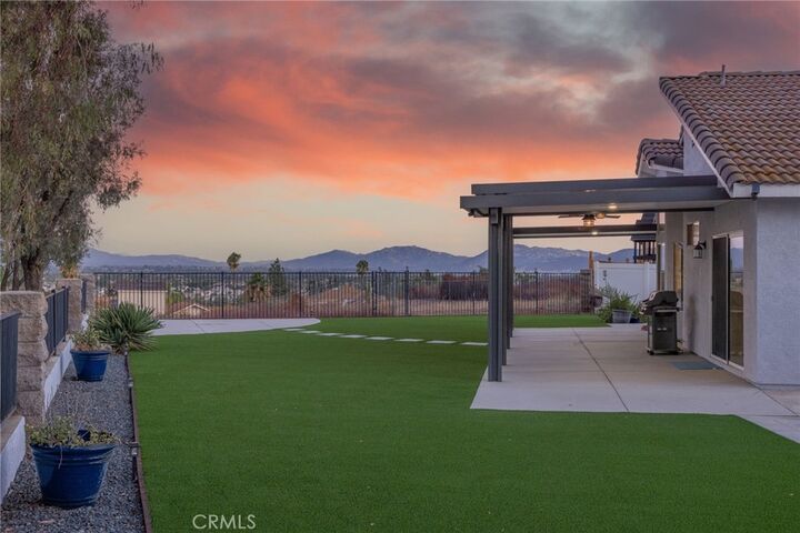 Property Photo:  25560 Timbertree Court  CA 92563 