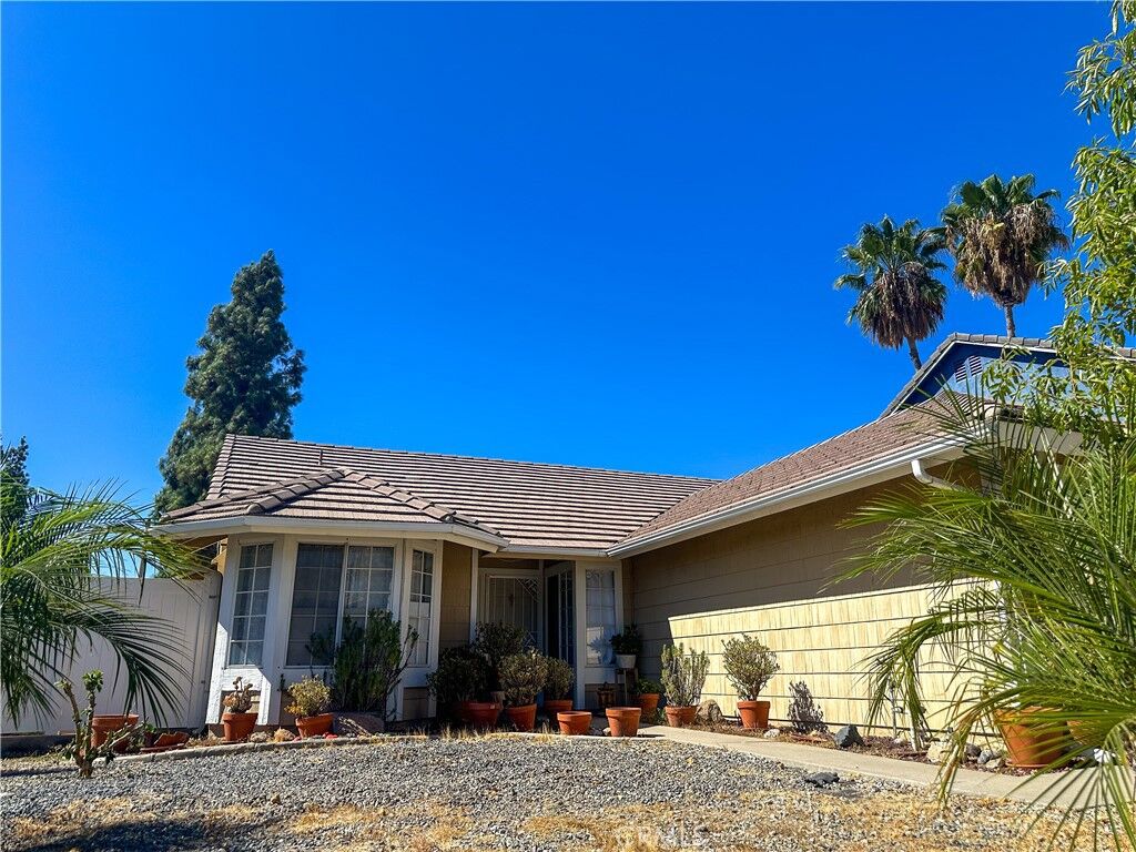 Property Photo:  41181 Mountain Pride Drive  CA 92562 