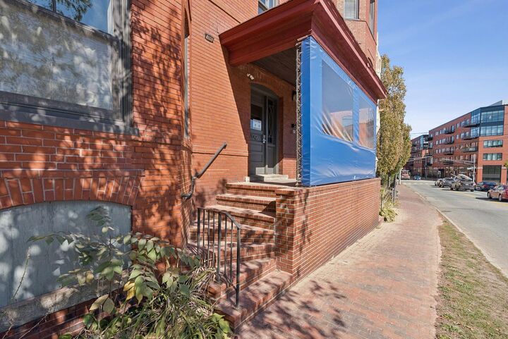 Property Photo:  129 York Street 2  ME 04101 