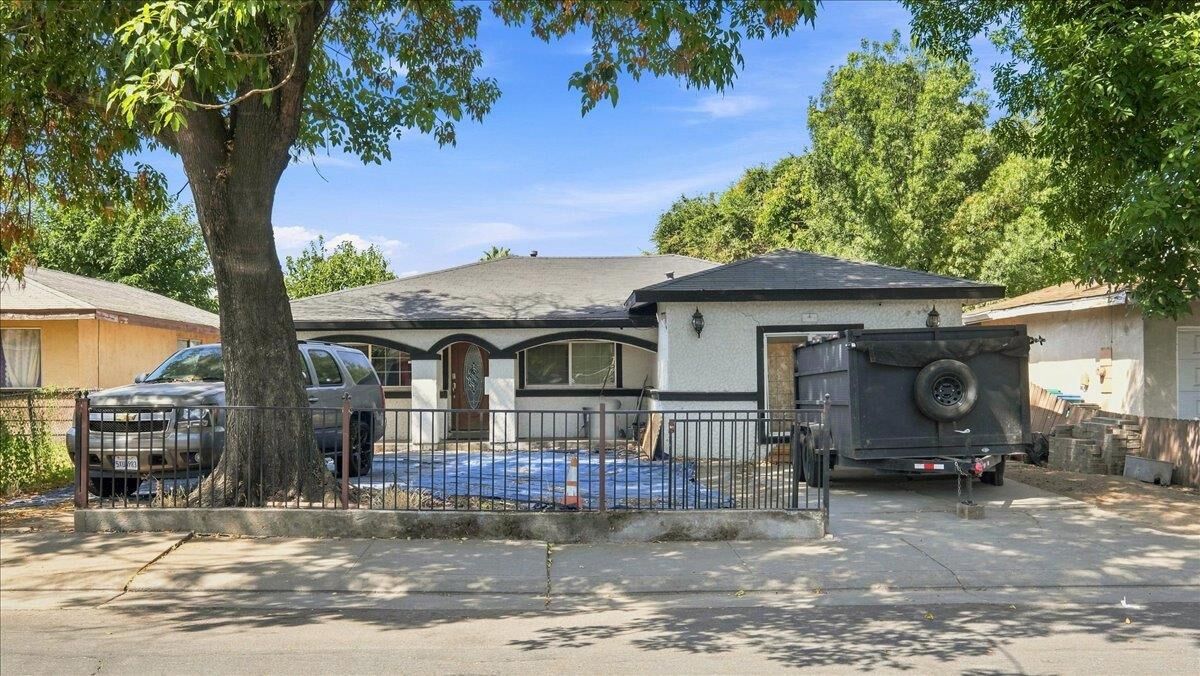 Property Photo:  2419 Nightingale Avenue  CA 95205 