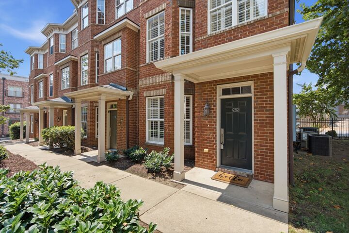 Property Photo: 752 Wedgewood Park TN 37203