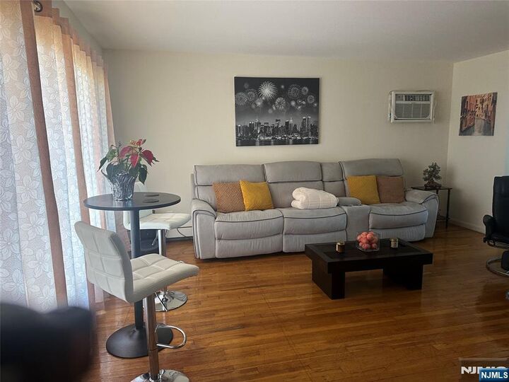 Property Photo:  480 North Avenue 2nd Floor  NJ 07024 