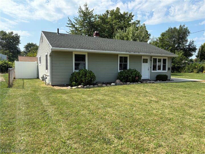 Property Photo: 912 East Drive OH 44054