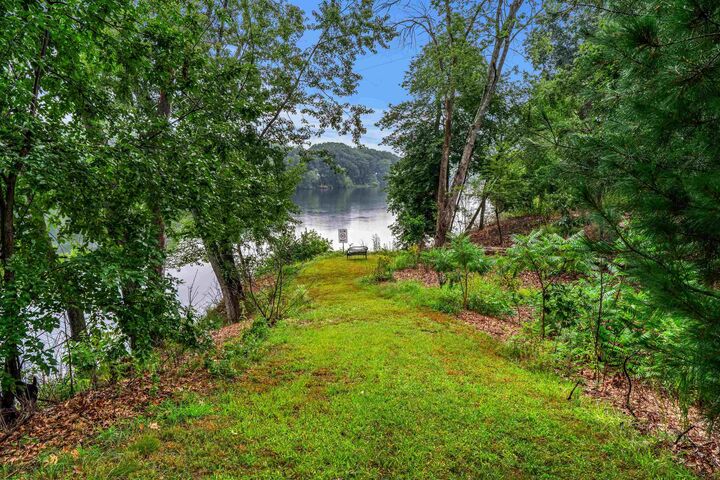 Property Photo:  33 Walden Pond Drive  NH 03064-2877 
