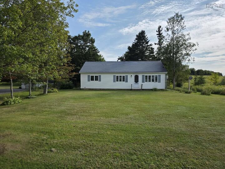Property Photo:  250 Highway 2 B0m 1N0 Highway  NS B0M 1N0 