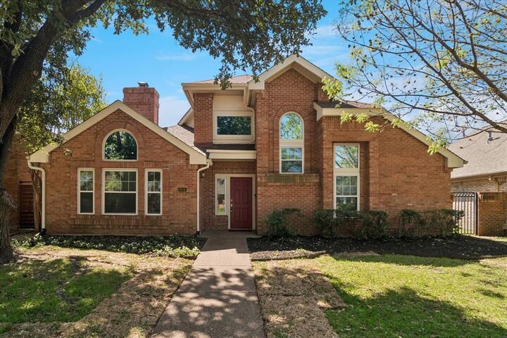 Property Photo: 924 McCoy Drive TX 75062