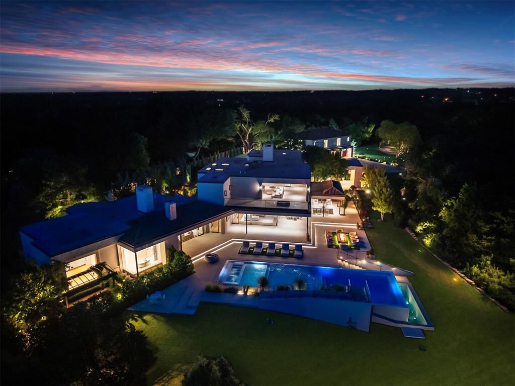 Property Photo:  7401 Aurelia Road  OK 73121 