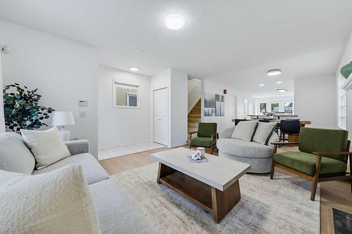 Property Photo:  2622 24A Street SW  AB T3E 1W3 