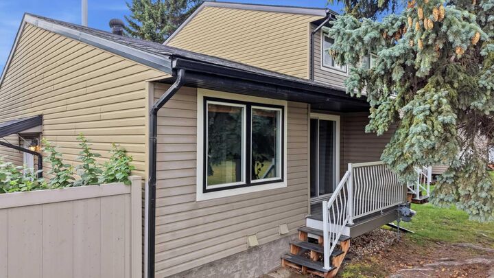 Property Photo: 96 Holmes Street 18 AB T4N 6G6