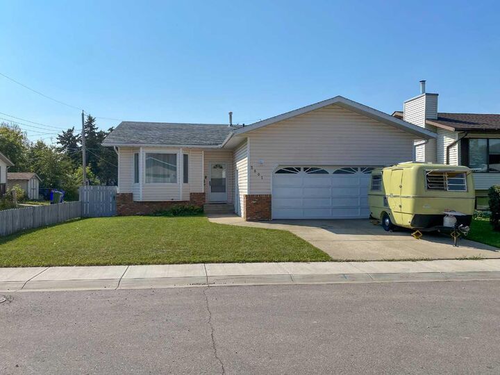 Photo de la propriété:  5601 43 St Close  AB T4H 1C3 
