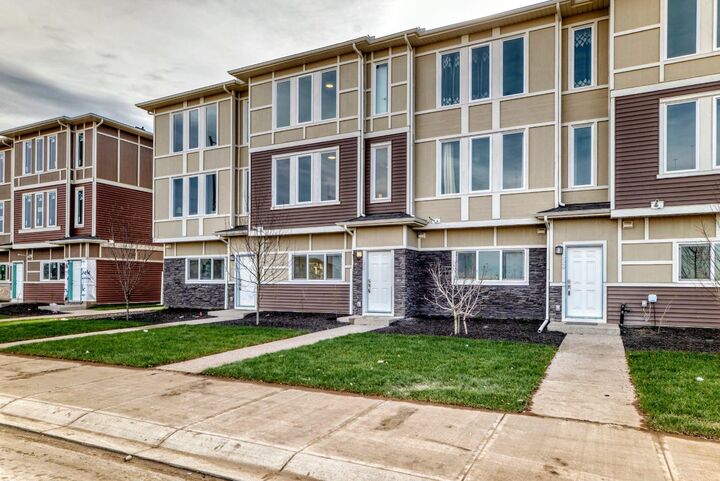 Property Photo:  85 145 Chelsea Mews  AB T1X 3H1 