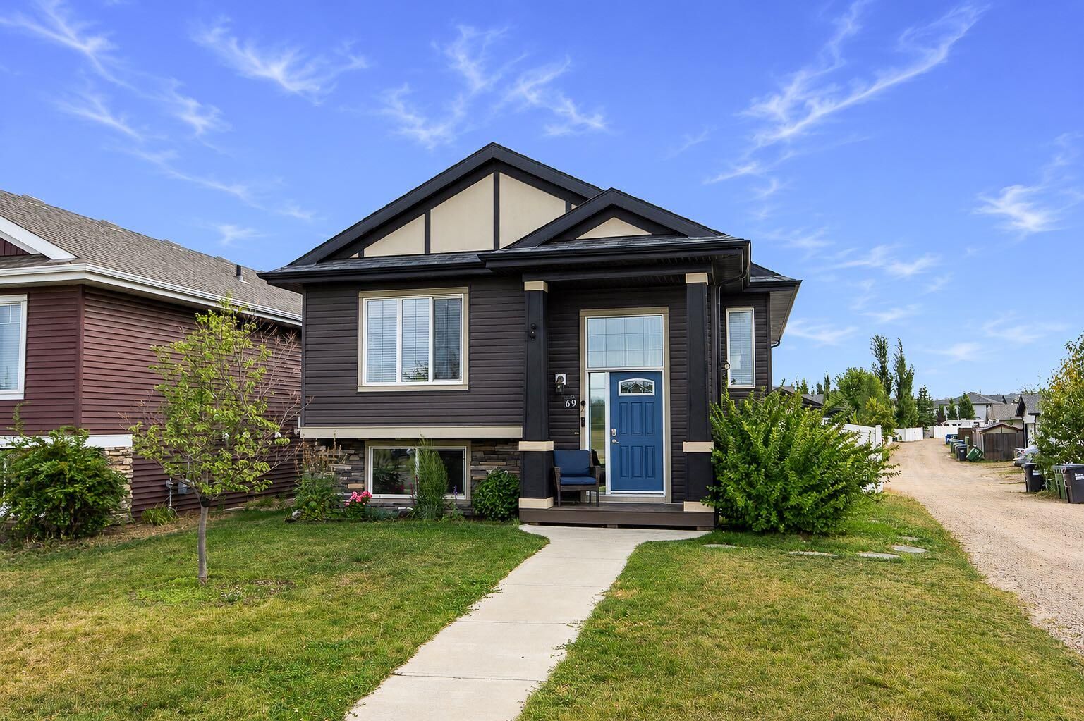 Property Photo:  69 Timberstone Way  AB T4P 0N8 
