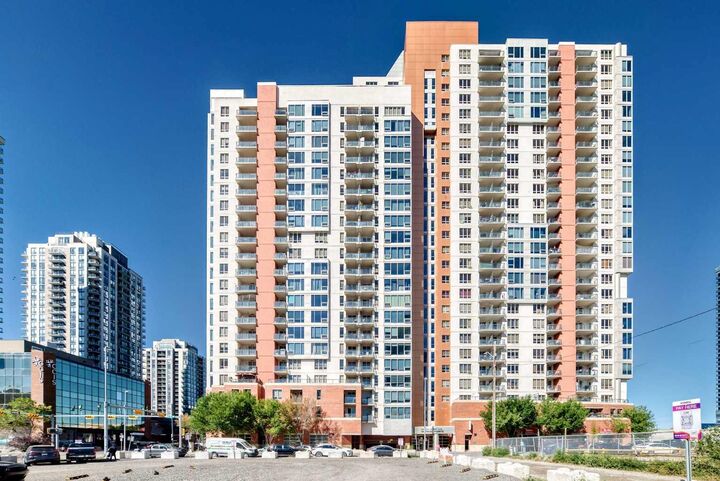 Property Photo: 1053 10 Street SW 714 AB T2R 1S6