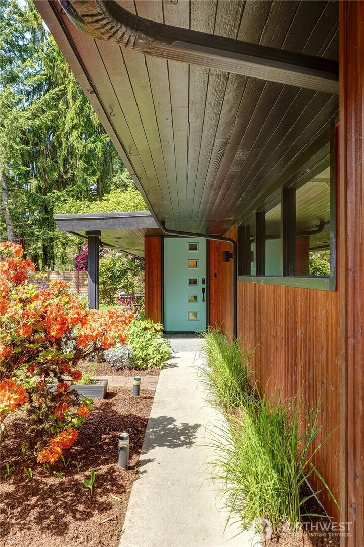Property Photo:  17050 NE 95th Street  WA 98052 