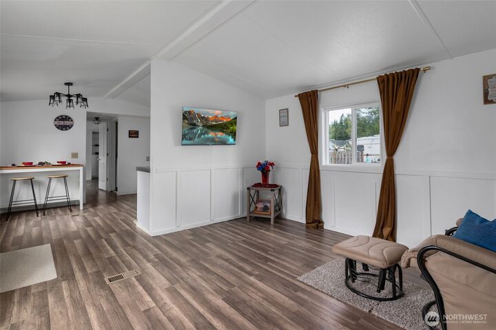 Property Photo:  700 NW Crosby Avenue 164  WA 98277 